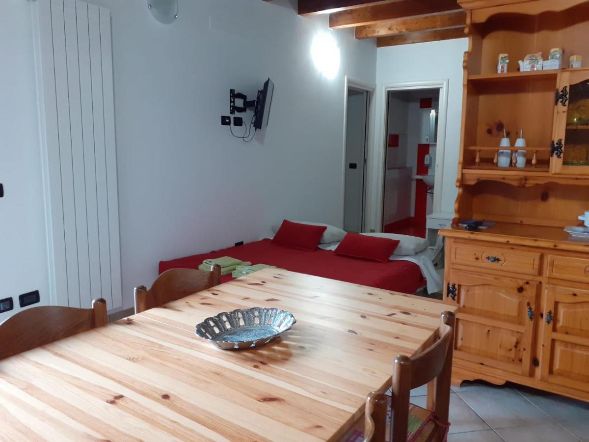 Agriturismo Cascina Lert Мароне Экстерьер фото